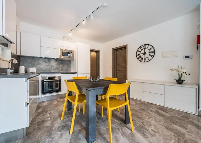 Modern Luxury Apartment